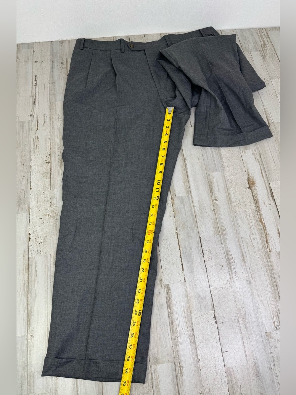 Lauren Ralph Lauren Gray 100% Wool Pleated Cuffed Dress Pants 42x30 NWT Read - Picture 9 of 12